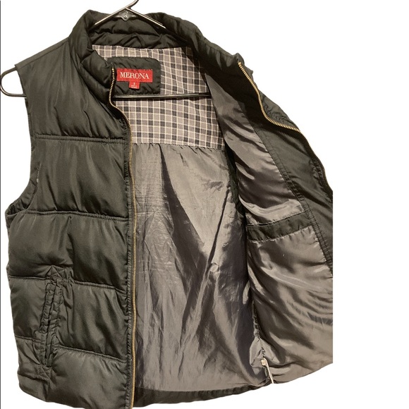 Women’s Puffer Vest - Picture 3 of 5